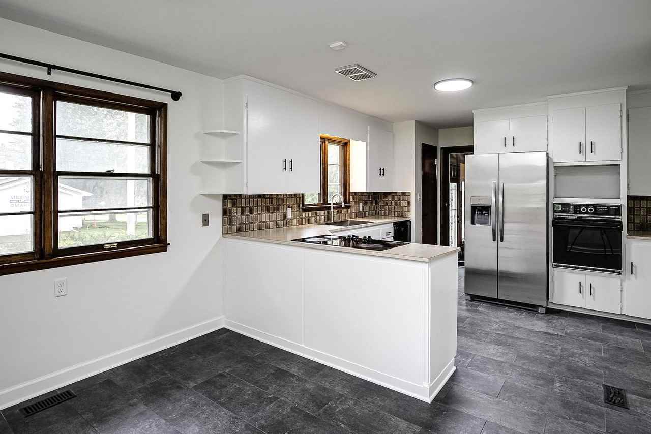 13030 N St - Photo 5 of 38