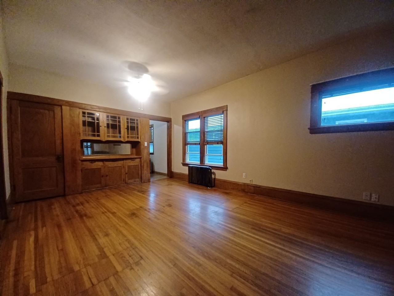 1180 Charles Ave - Photo 2 of 15
