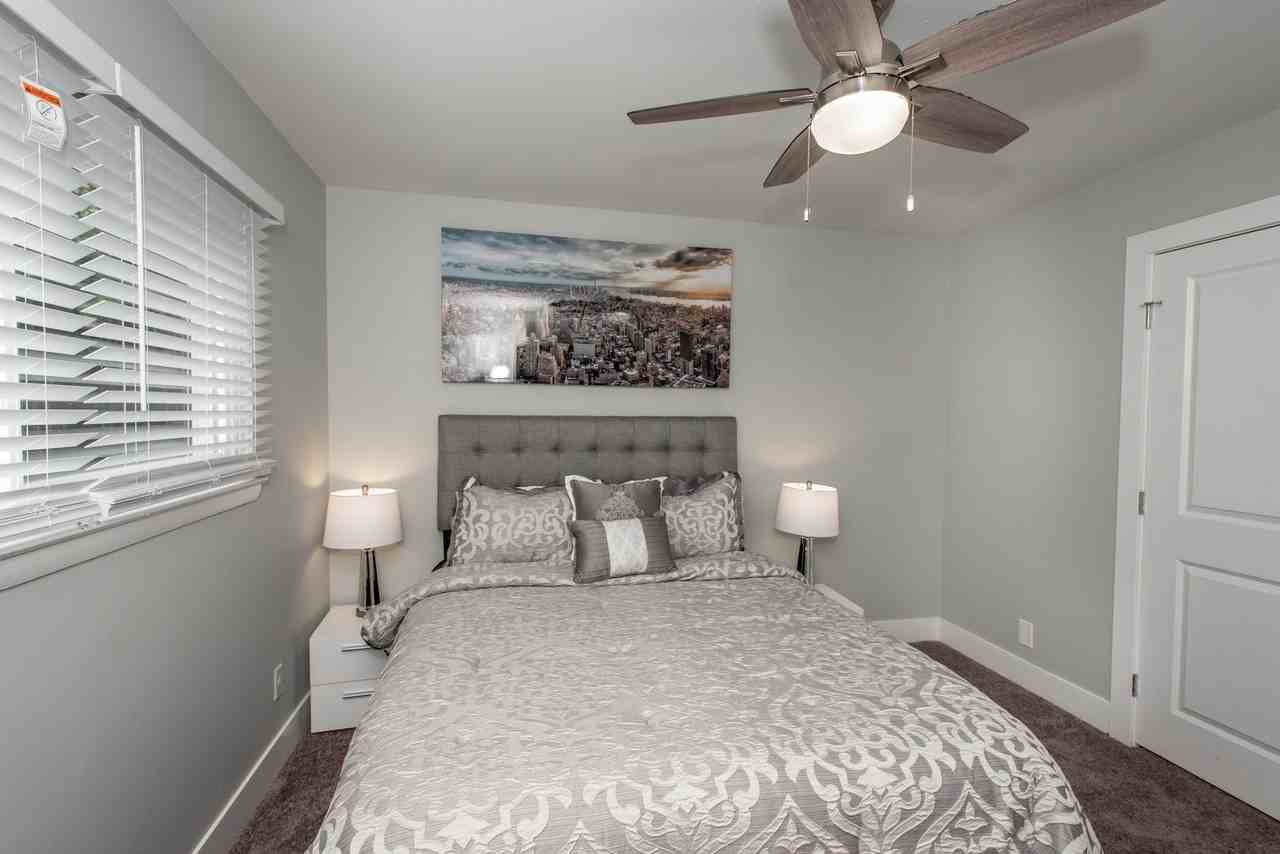 256 Irwin Pl - Photo 3 of 7