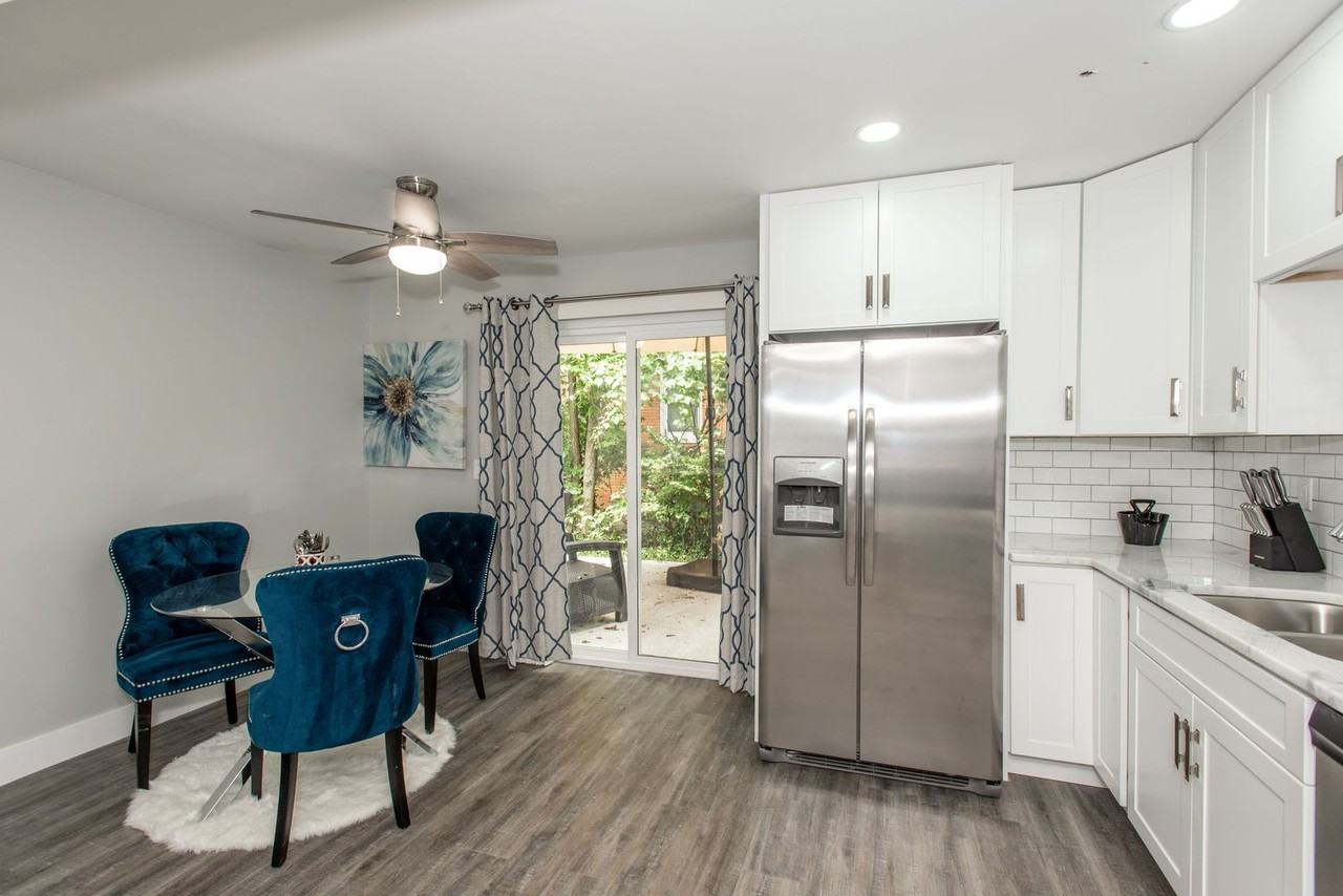 256 Irwin Pl - Photo 6 of 7