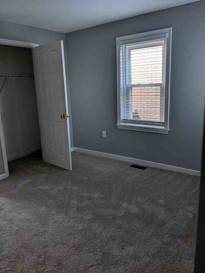 520 Ridge St - Photo 7 of 11