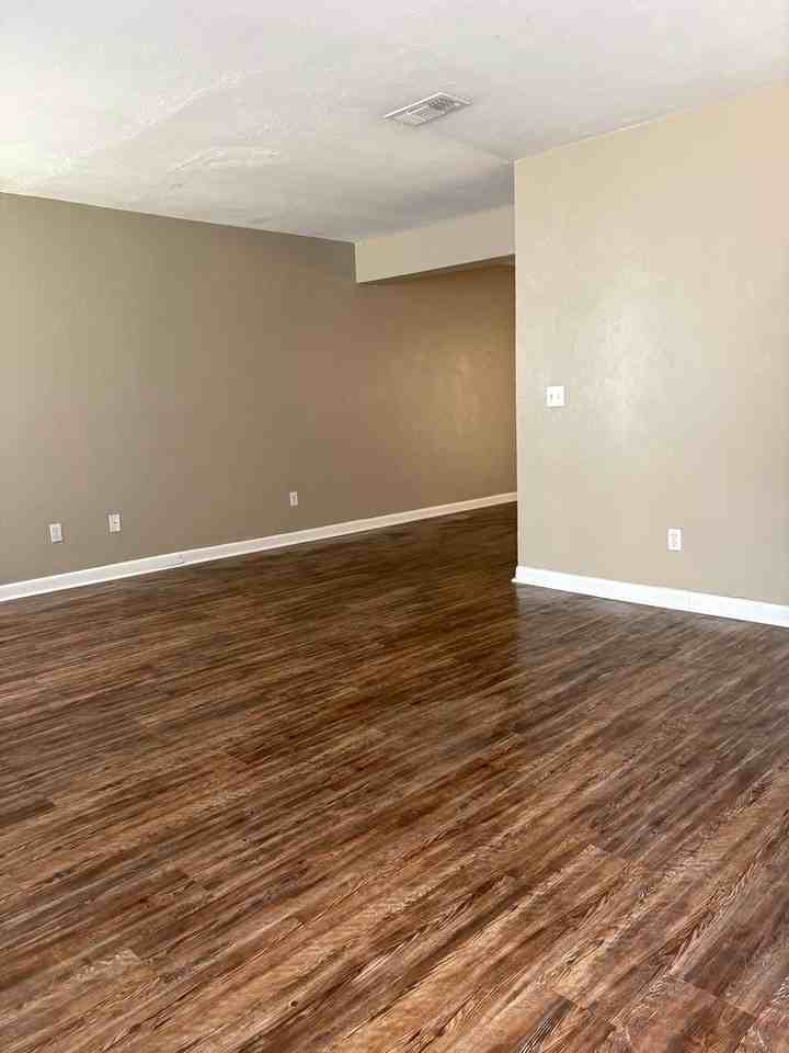 517 Teal Ln - Photo 2 of 11