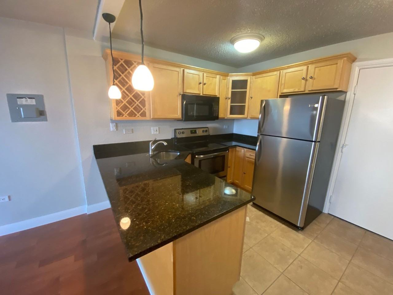 909 N Logan St - Photo 6 of 22