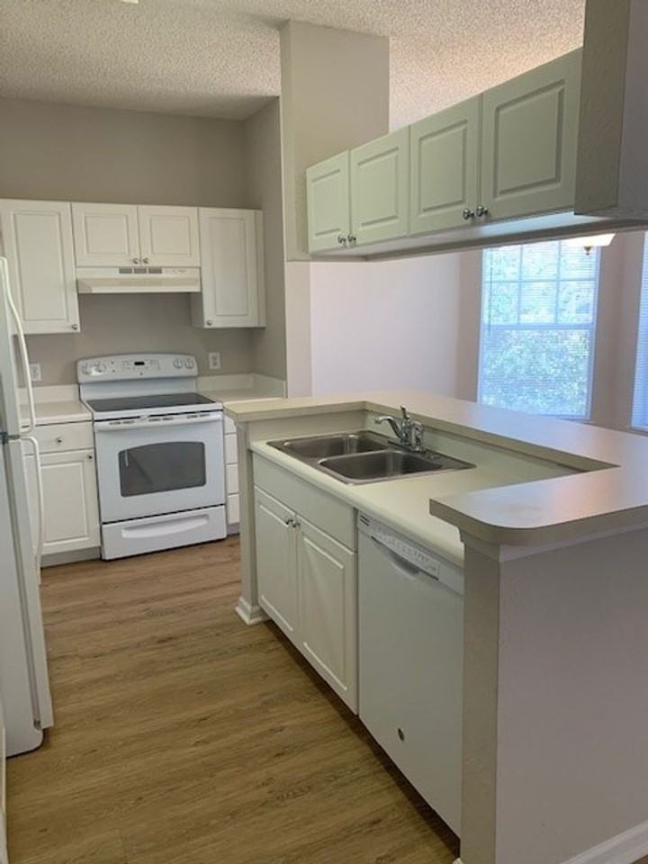 1821 Arbor Lakes Cir - Photo 6 of 20