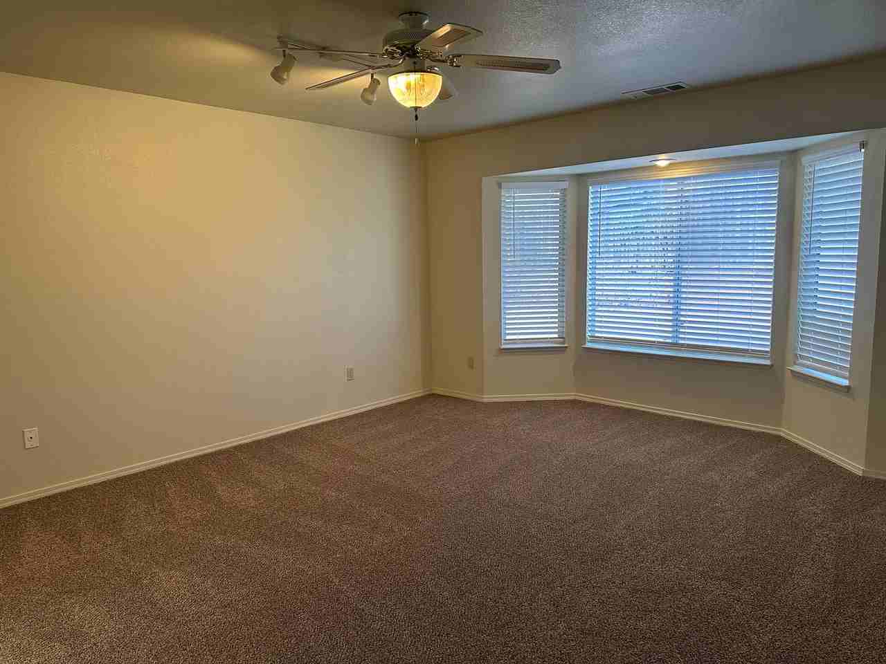 1954 Charade Way - Photo 7 of 19