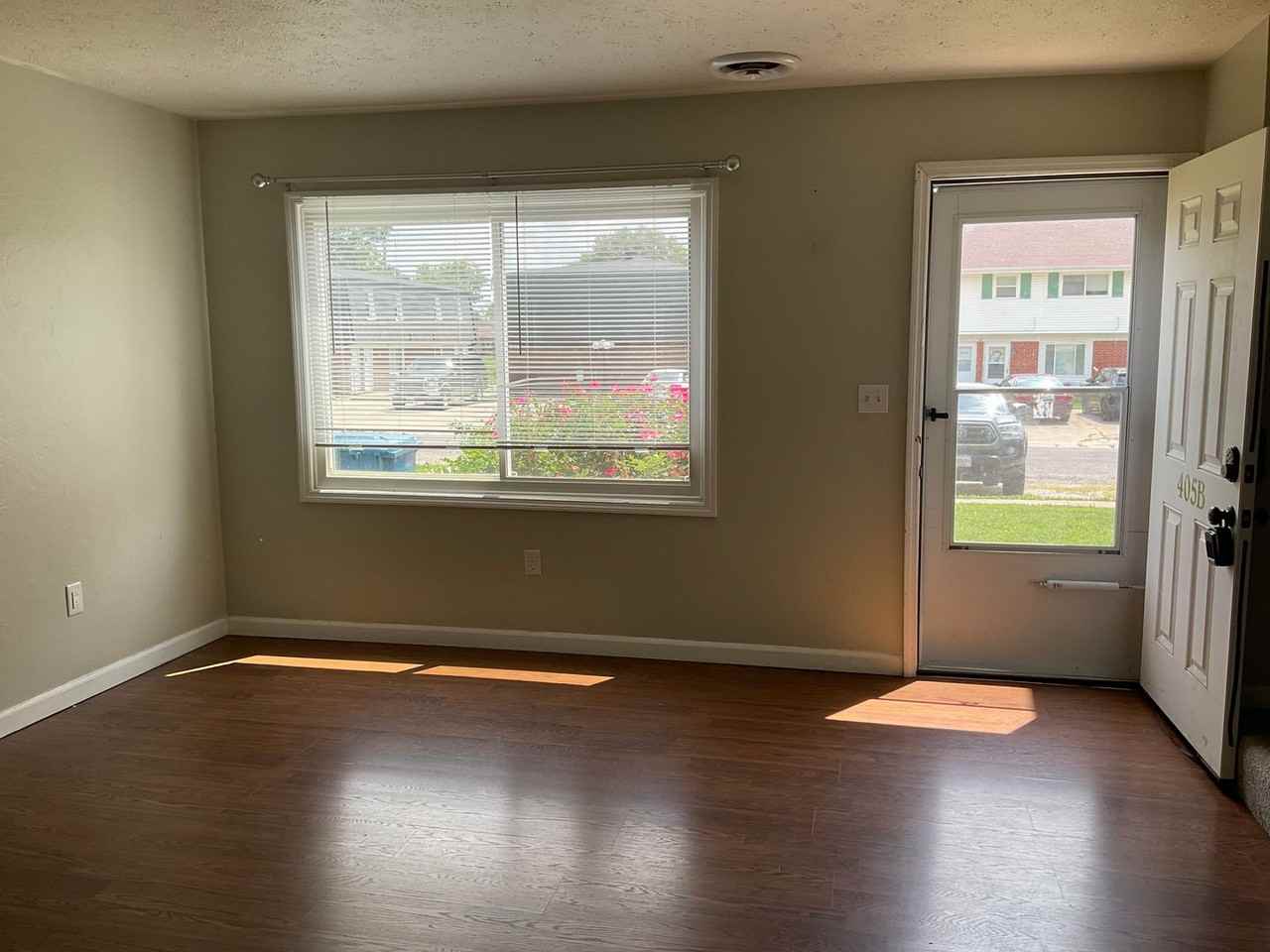405B E Poos Dr - Photo 2 of 15
