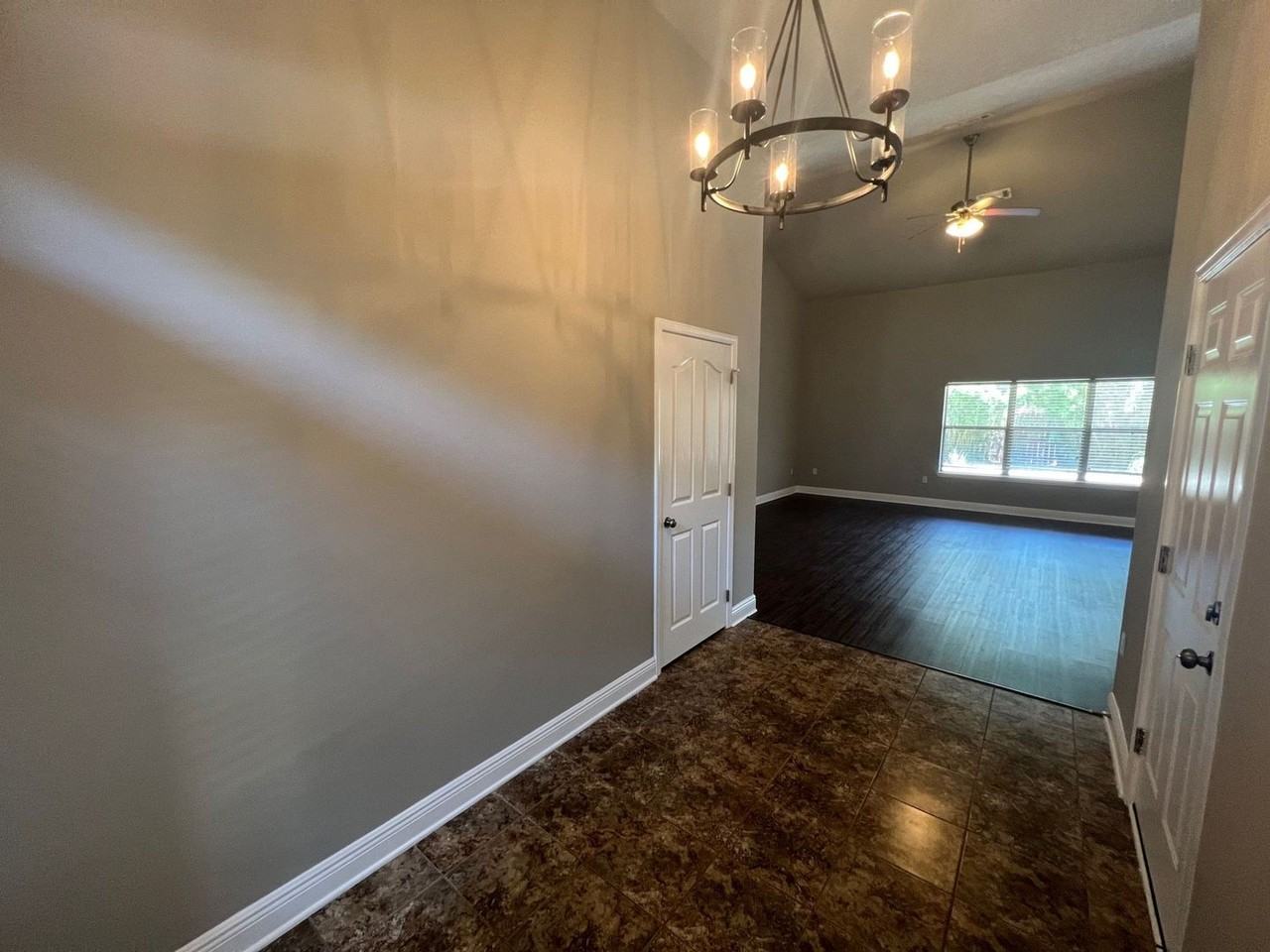 3068 Palm St - Photo 3 of 28
