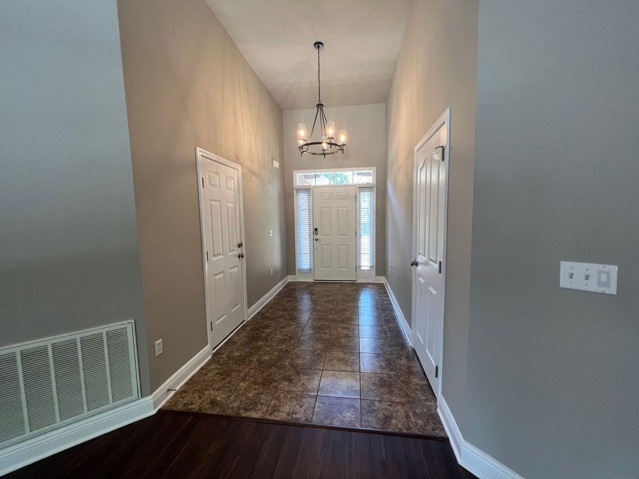 3068 Palm St - Photo 5 of 28