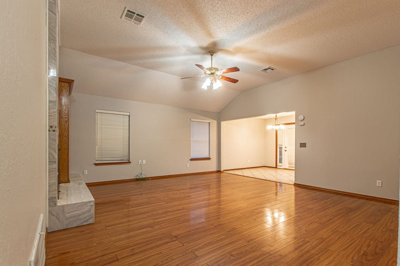 8308 Nw 10th Ter - Photo 2 of 15