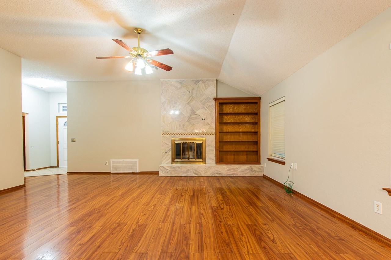 8308 Nw 10th Ter - Photo 3 of 15