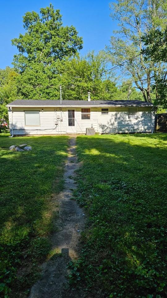 2717 S Villa Dr - Photo 2 of 16