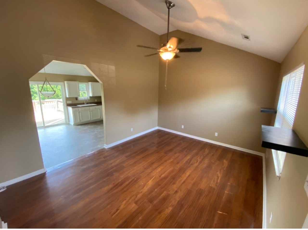 597 Jefferson Manor Dr - Photo 2 of 12
