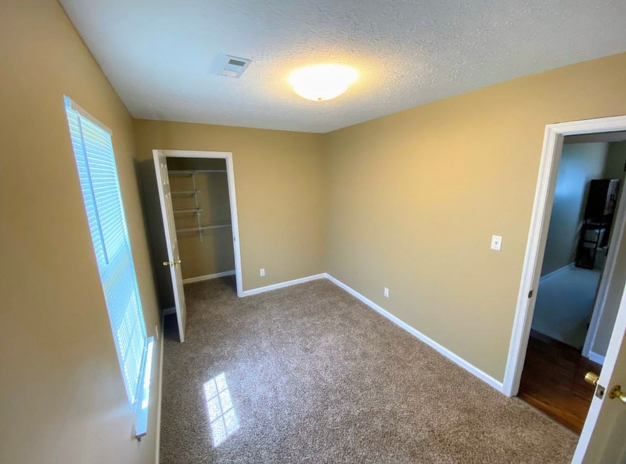 597 Jefferson Manor Dr - Photo 6 of 12