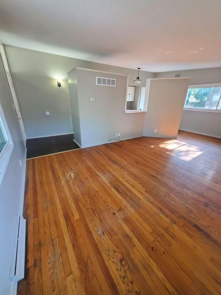 5312 N 107th St - Photo 3 of 9