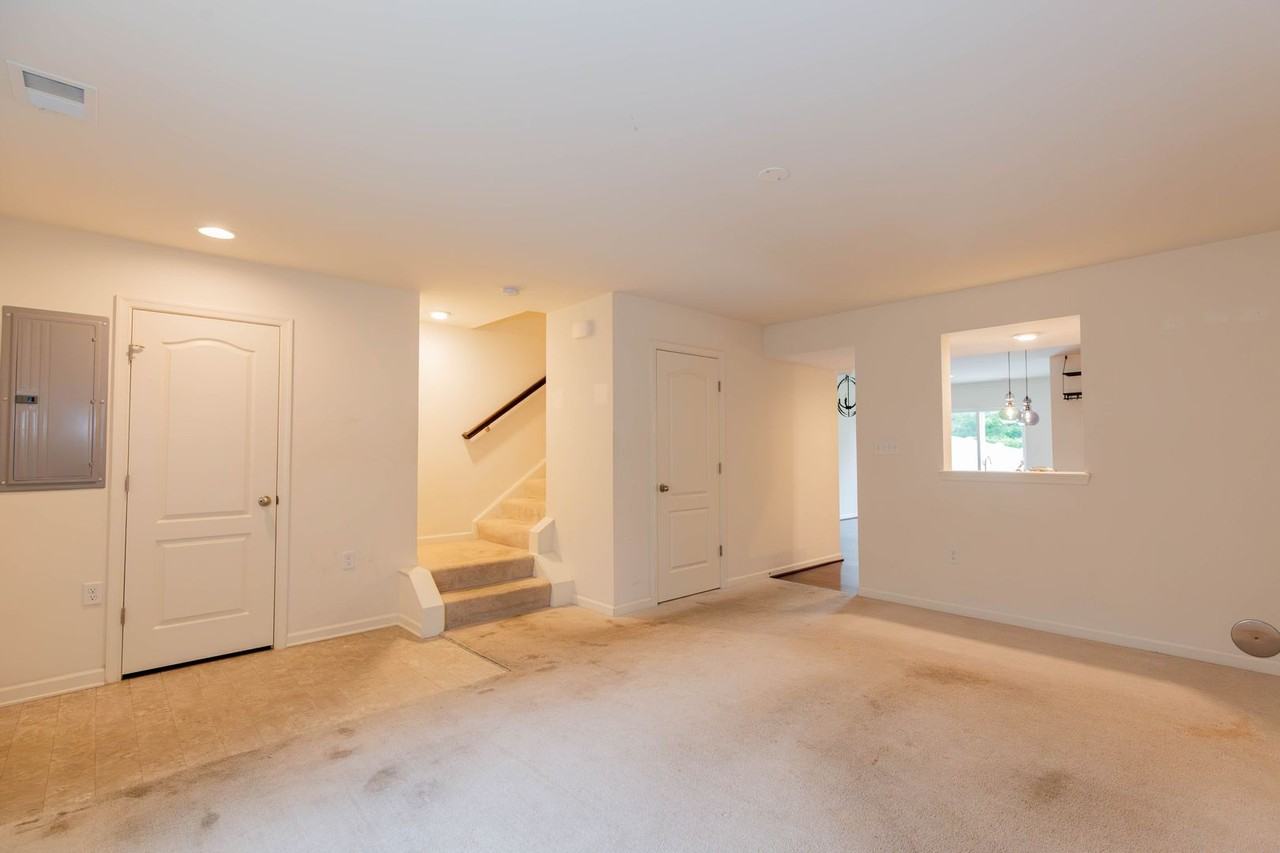 608 Thumper Dr - Photo 4 of 24