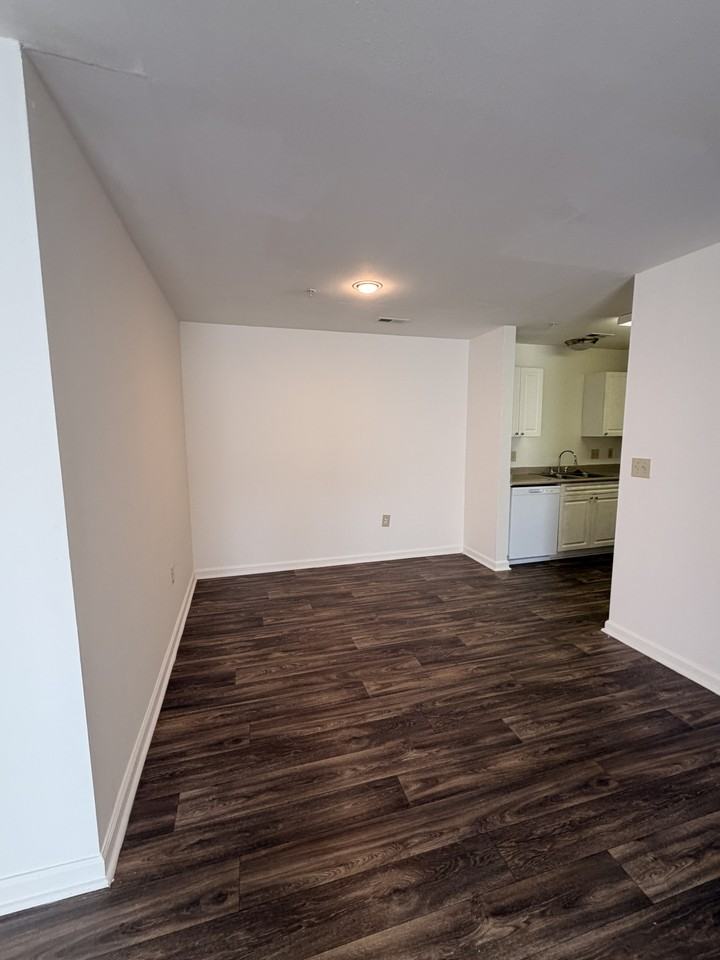 10 Hamiltons Bay Ct #10-310 - Photo 2 of 7