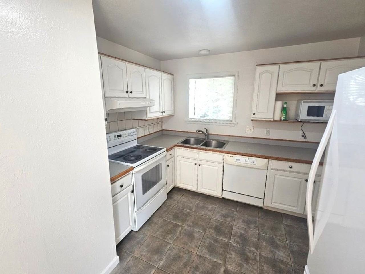 16065 E Rice Pl - Photo 7 of 21