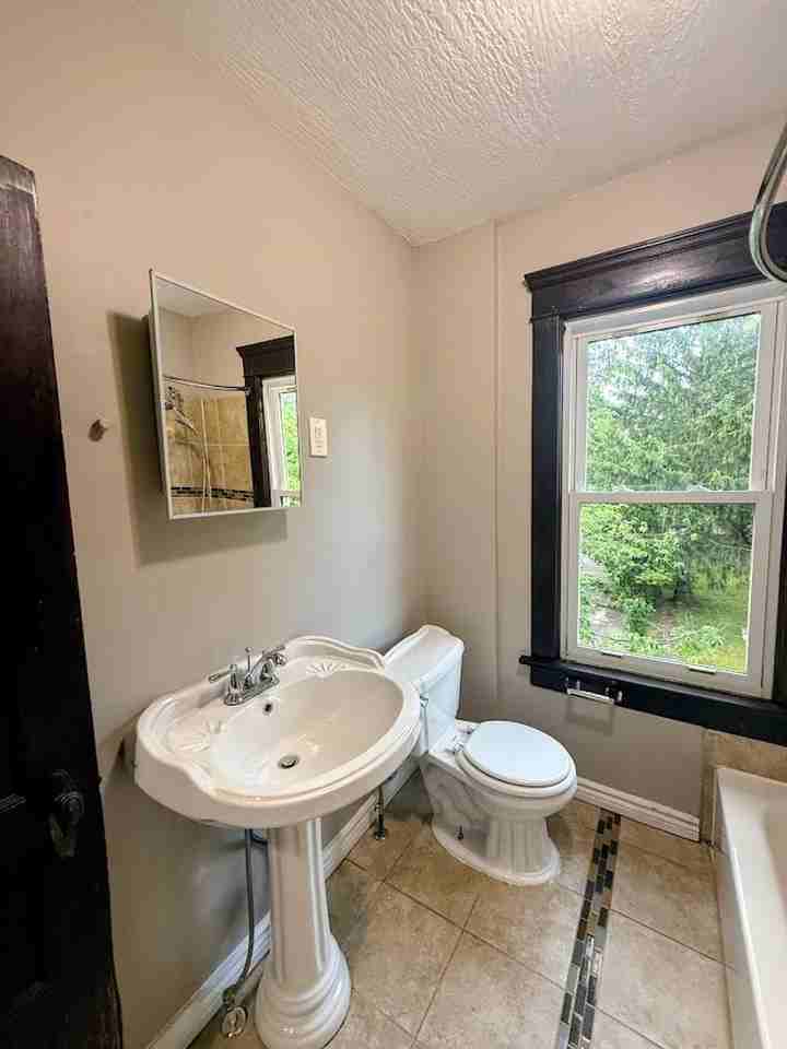 836 Stadelman Ave - Photo 7 of 9
