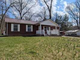 featured image of 398 Pinewood Dr