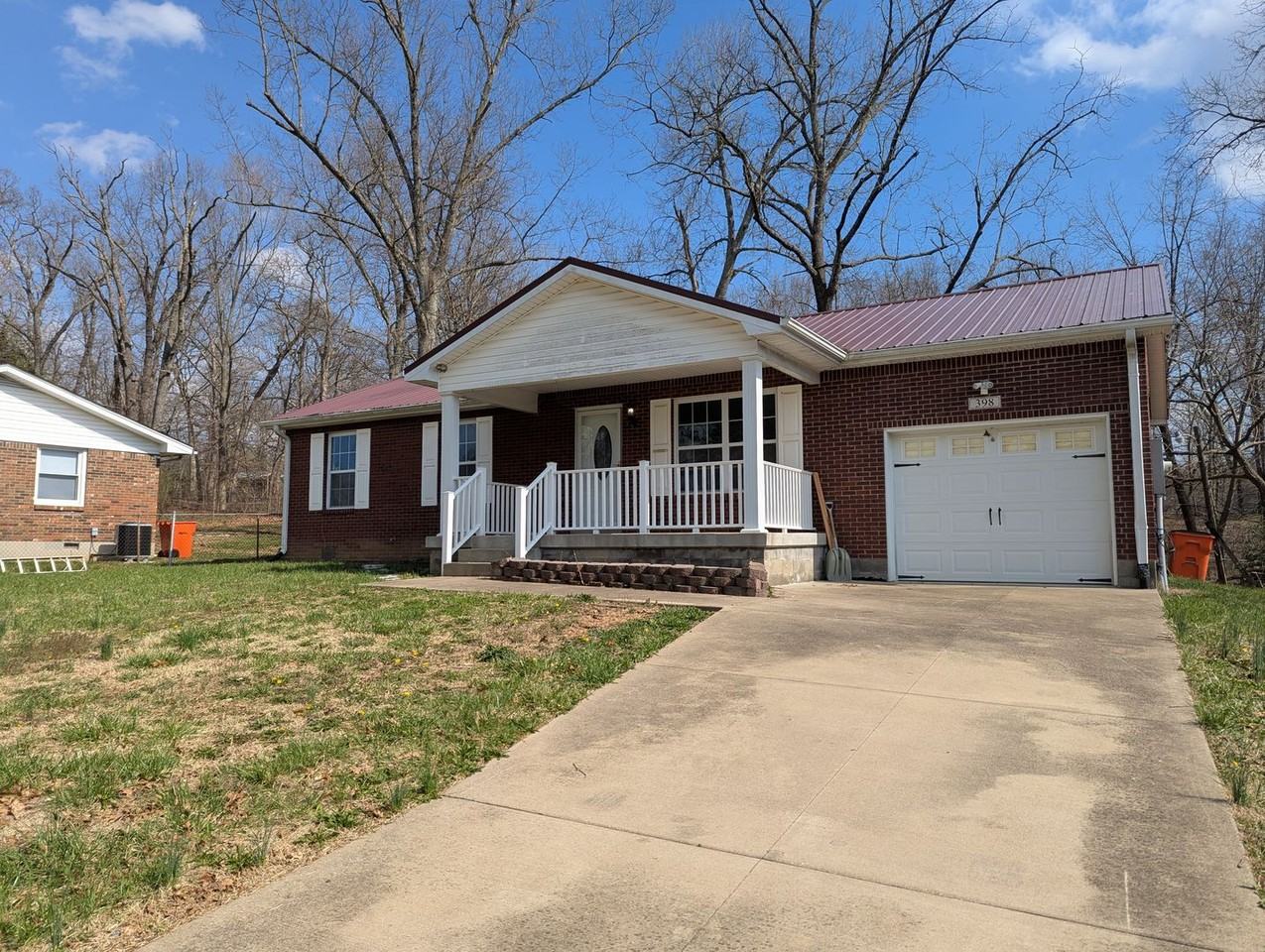 398 Pinewood Dr - Photo 3 of 16