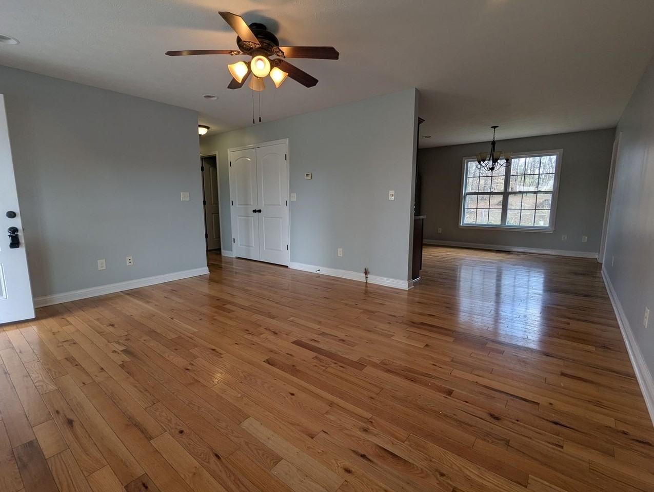 398 Pinewood Dr - Photo 5 of 16