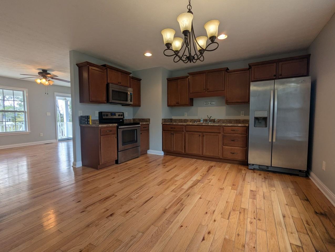 398 Pinewood Dr - Photo 6 of 16