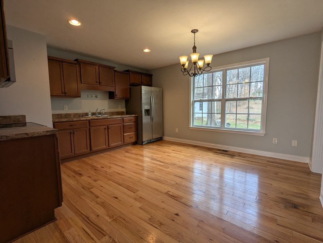 398 Pinewood Dr - Photo 7 of 16