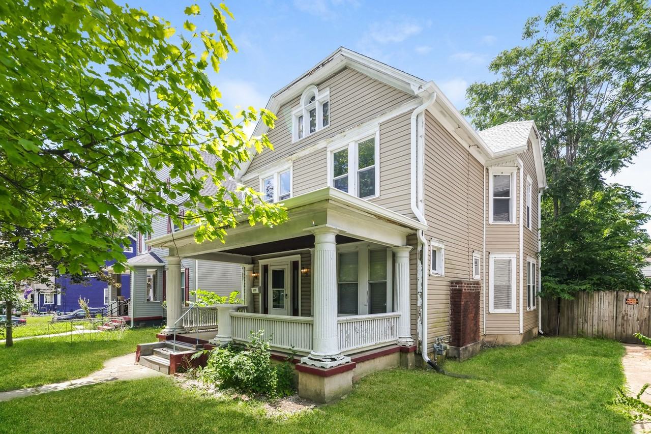 105 Rockwood Ave - Photo 2 of 10
