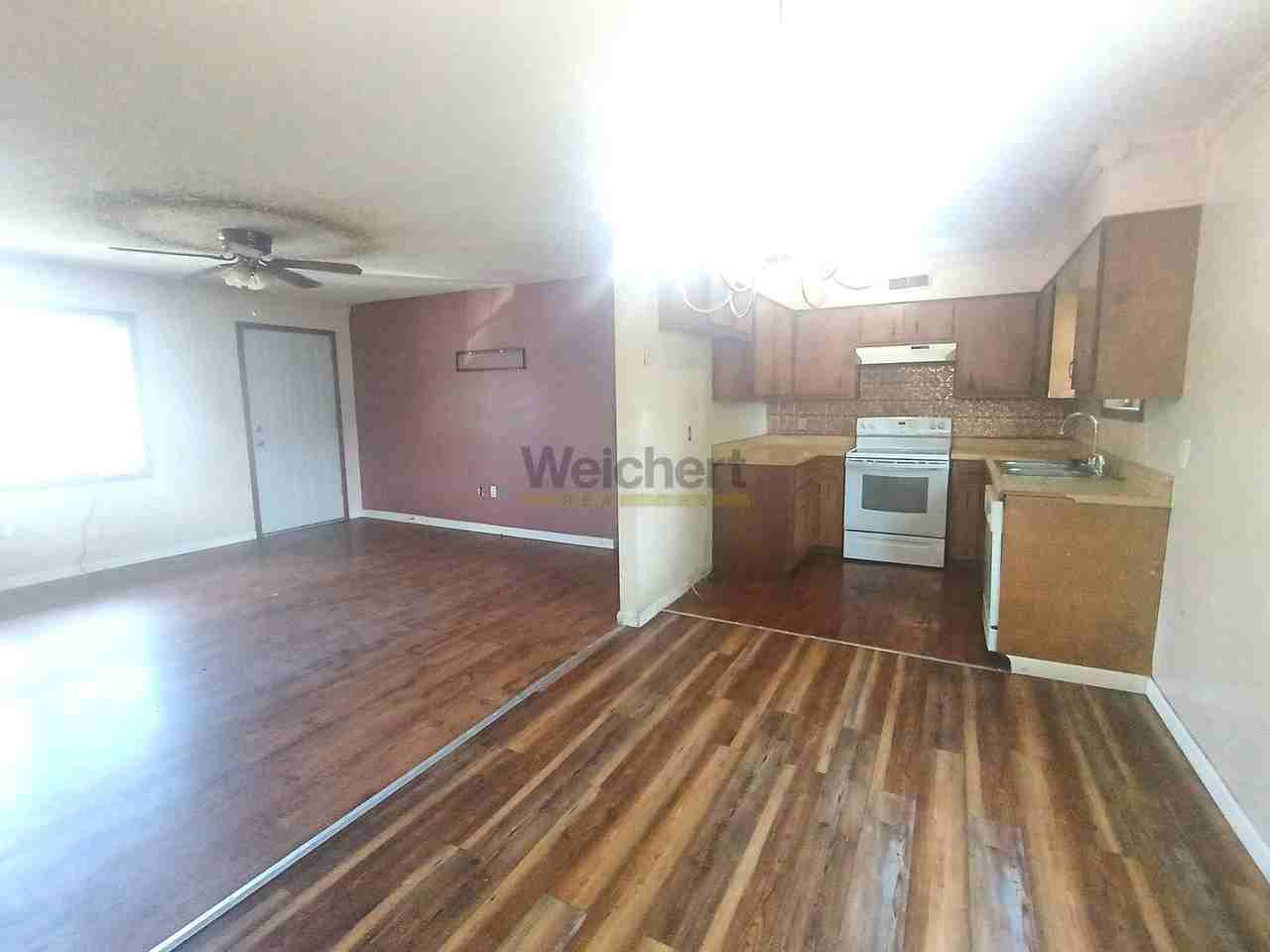 4900 Stidham Ln - Photo 3 of 9