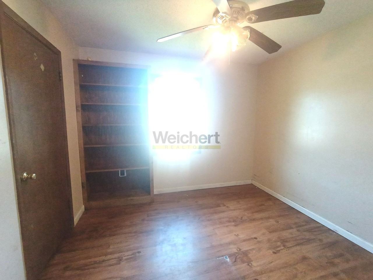 4900 Stidham Ln - Photo 4 of 9