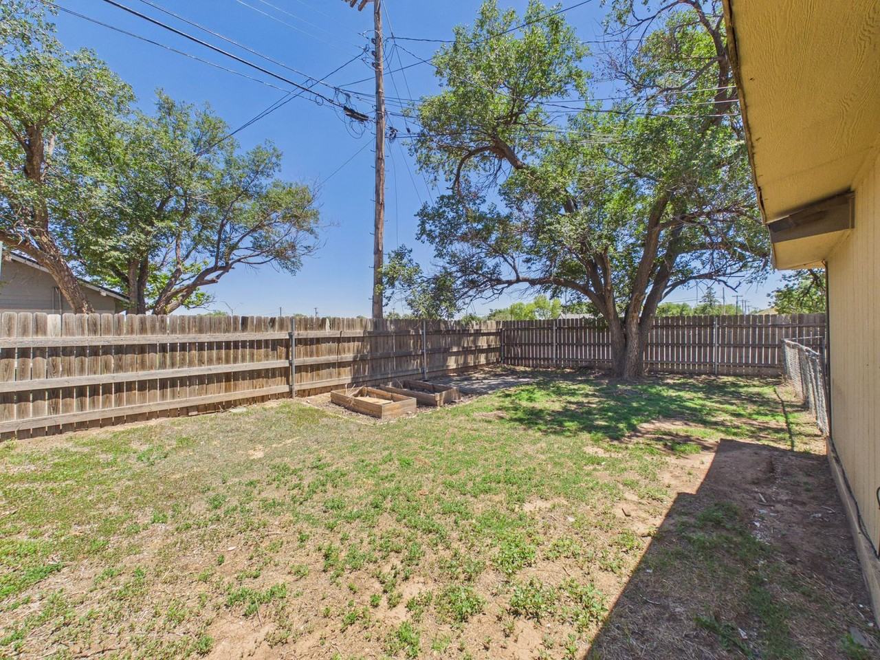 313 Sw 35th Ave - Photo 3 of 10
