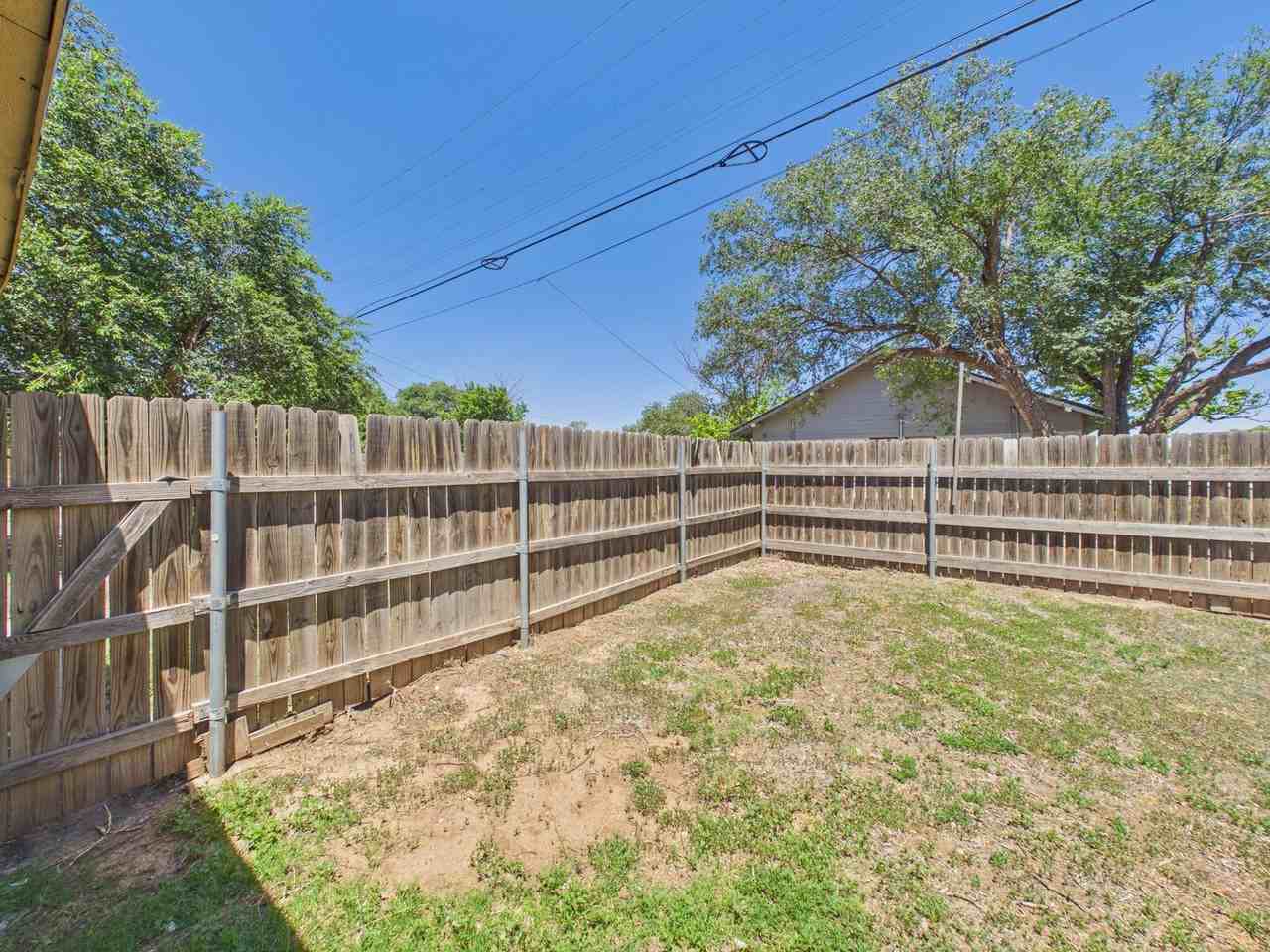 313 Sw 35th Ave - Photo 4 of 10