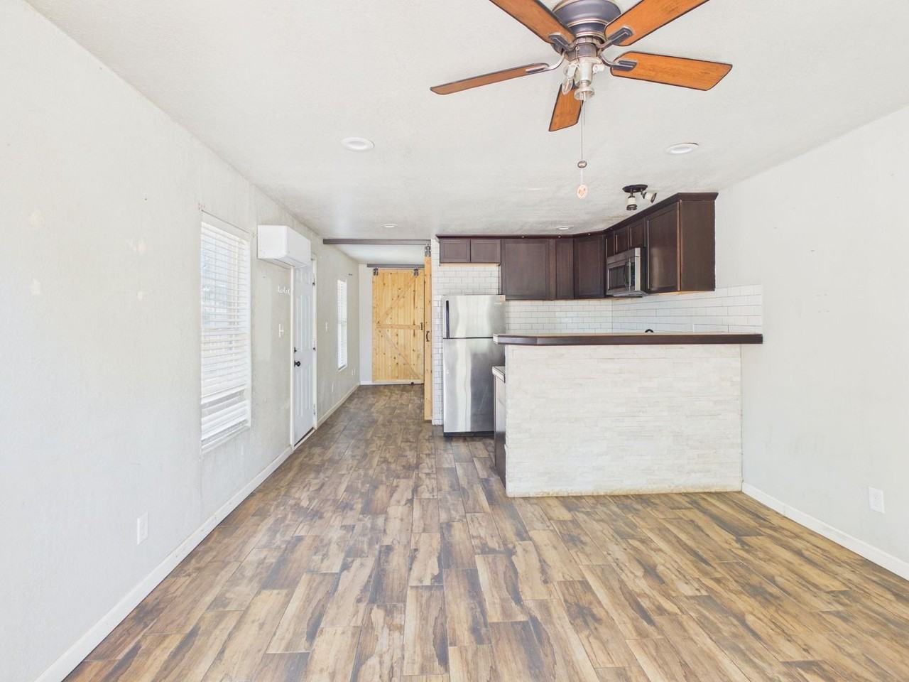 313 Sw 35th Ave - Photo 5 of 10