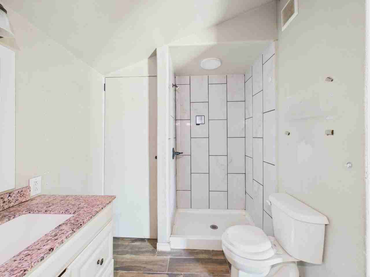 313 Sw 35th Ave - Photo 6 of 10