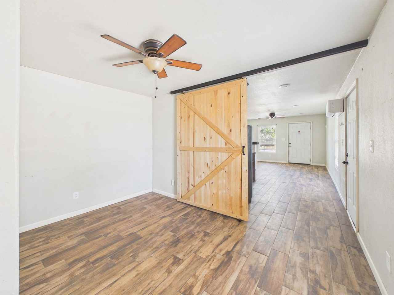 313 Sw 35th Ave - Photo 7 of 10