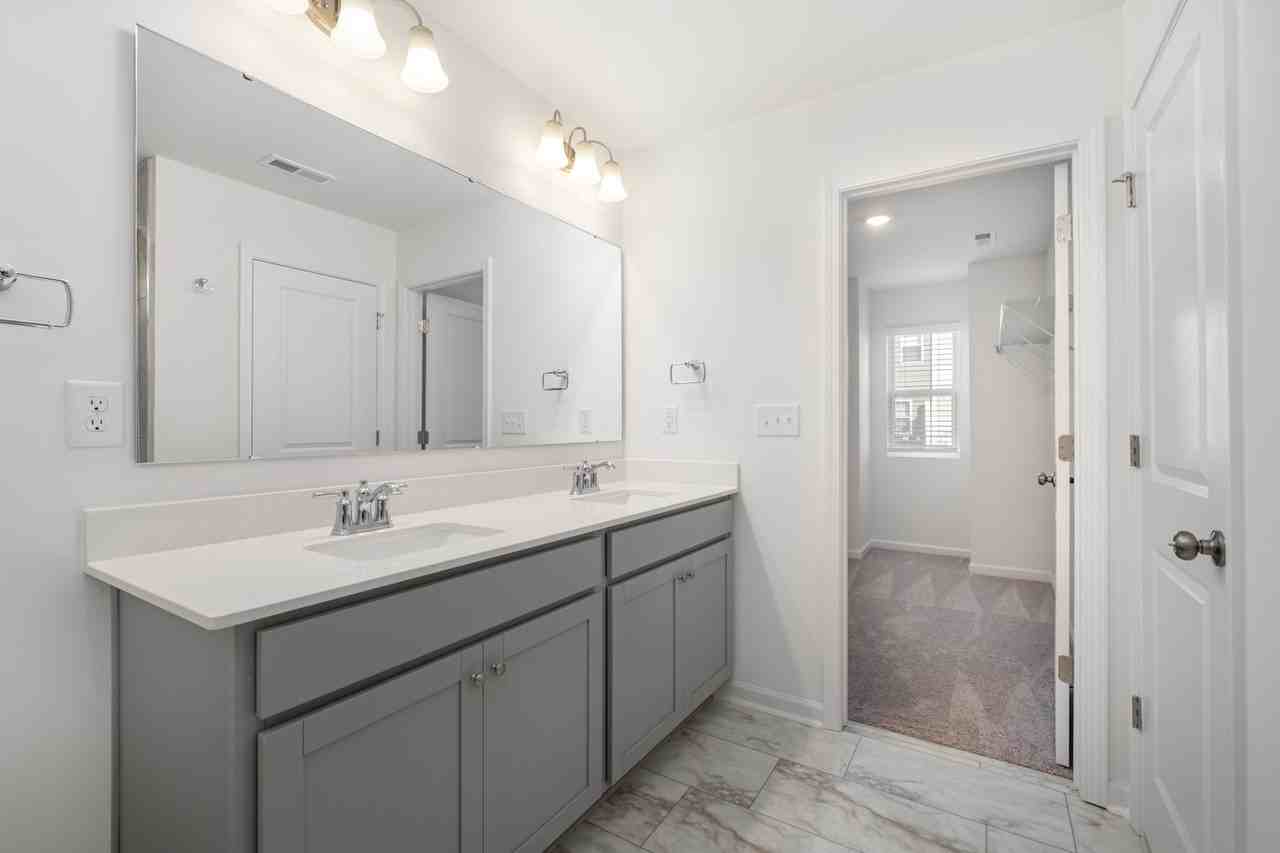 3234 Lilac Grove Dr - Photo 7 of 16