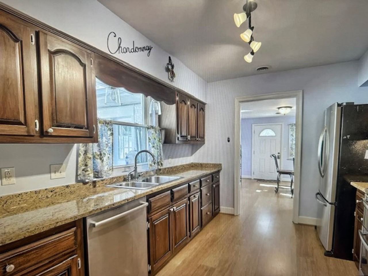 3023 Manchester Rd - Photo 4 of 15