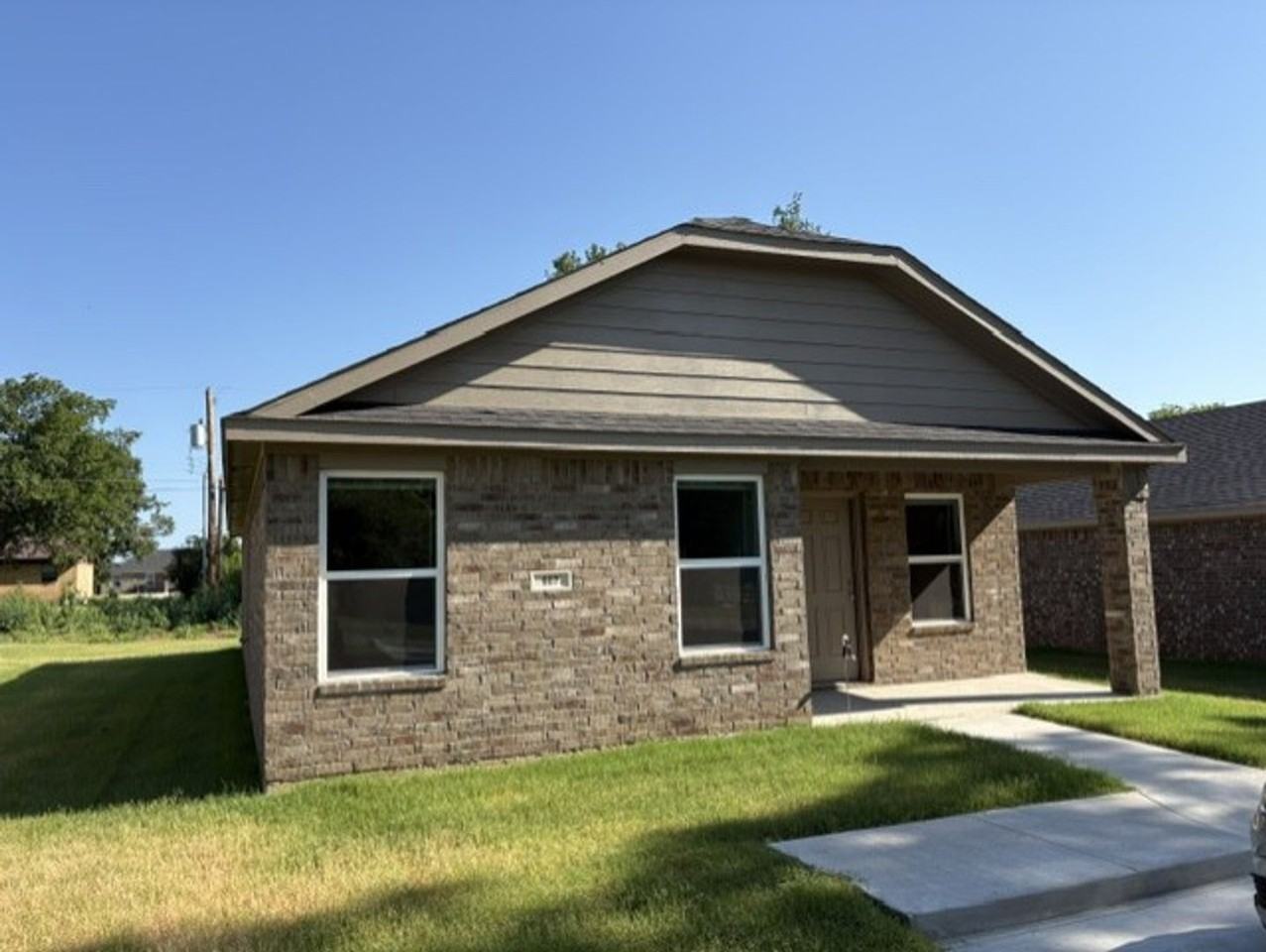 607 W Wolf St - Photo 2 of 18
