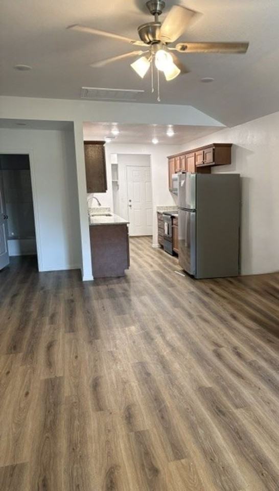 607 W Wolf St - Photo 3 of 18
