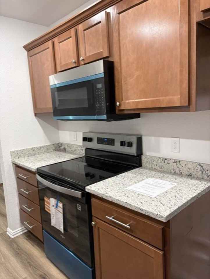 607 W Wolf St - Photo 7 of 18