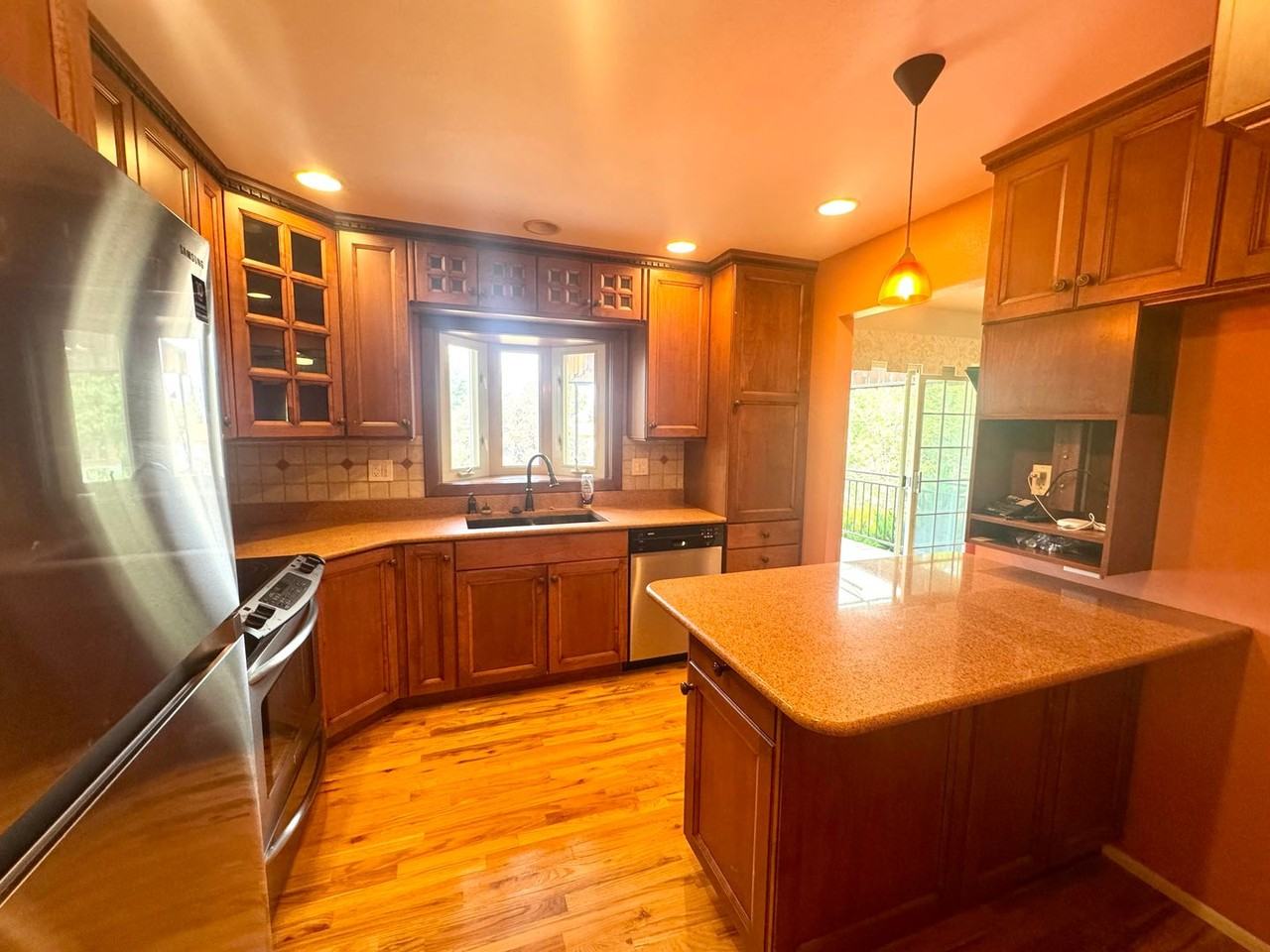1575 Hiawatha Dr - Photo 2 of 48