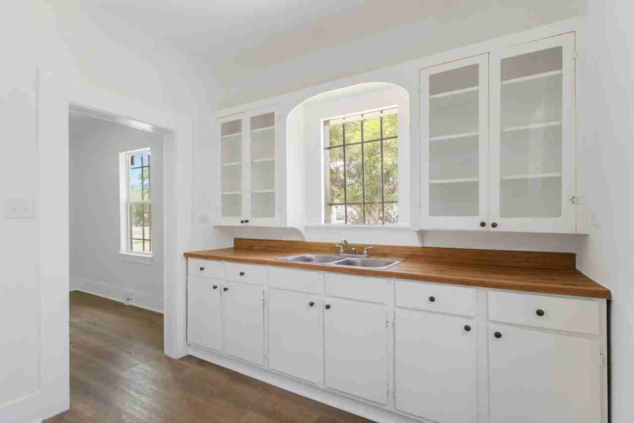 843 Culebra Rd - Photo 7 of 15