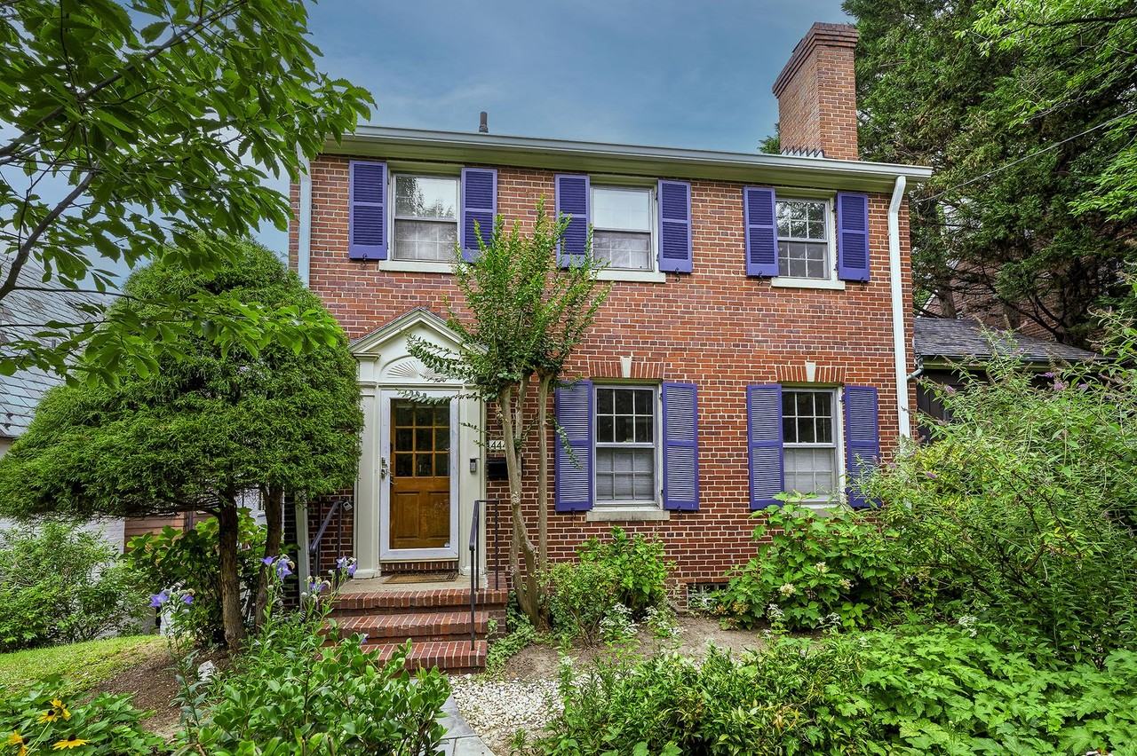 4441 Brandywine St Nw - Photo 2 of 50