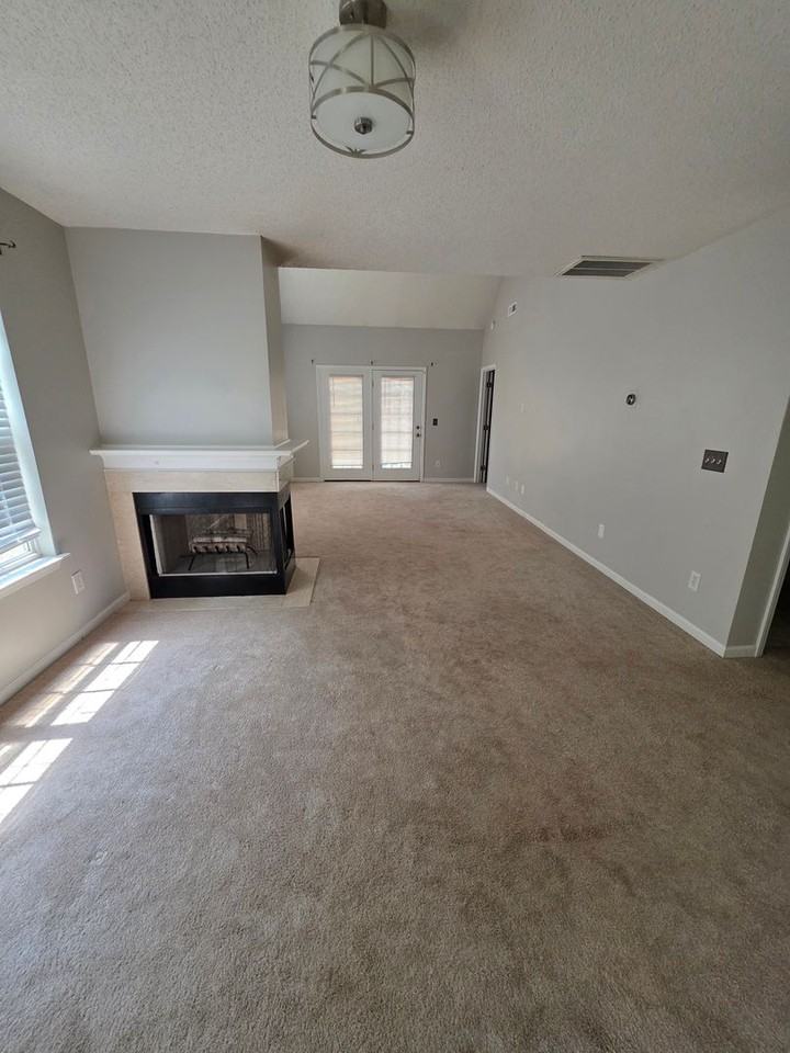 5028 Bartholomews Ln - Photo 7 of 17