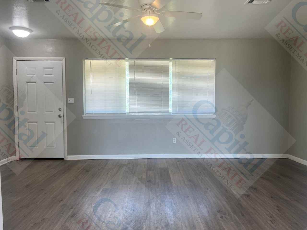 402 W Curtis Dr - Photo 3 of 30