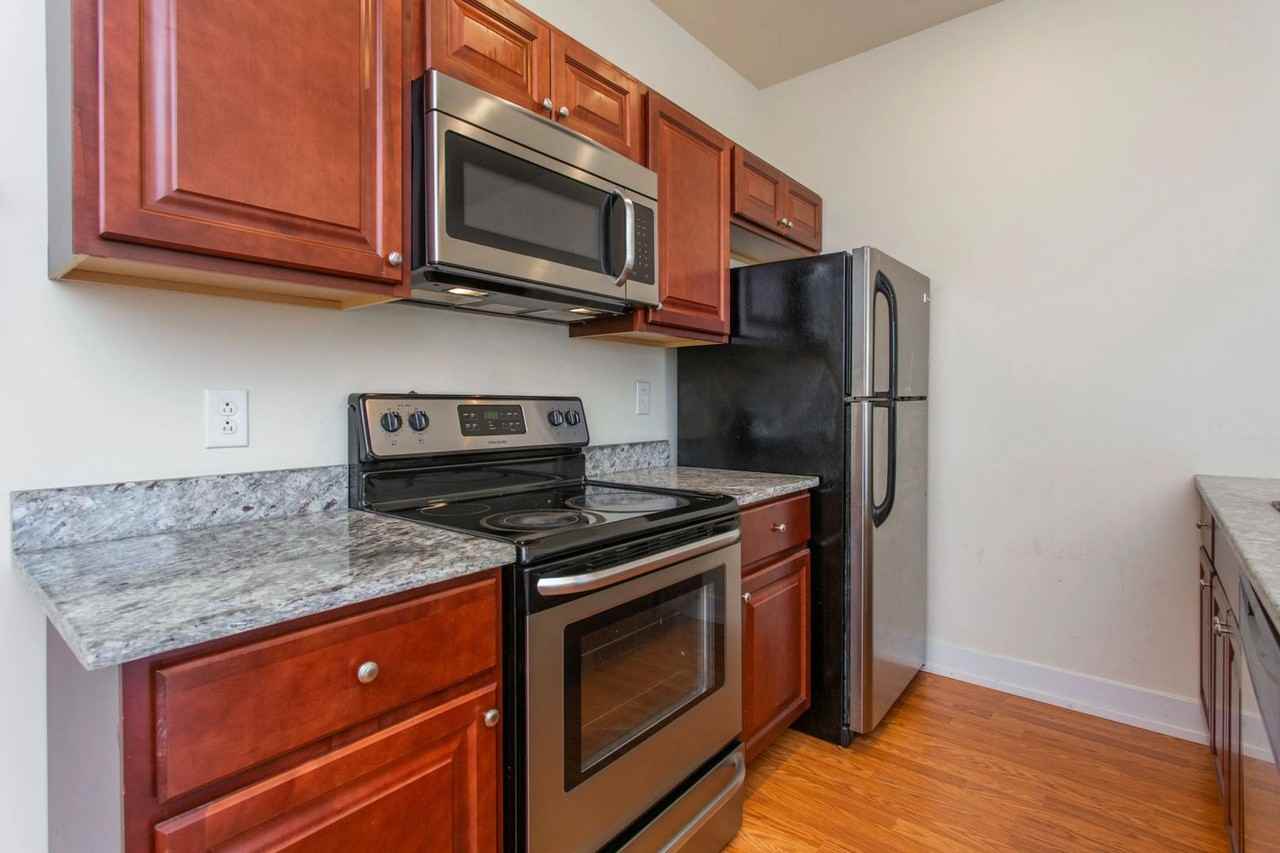 1405 N Sydenham St - Photo 3 of 15