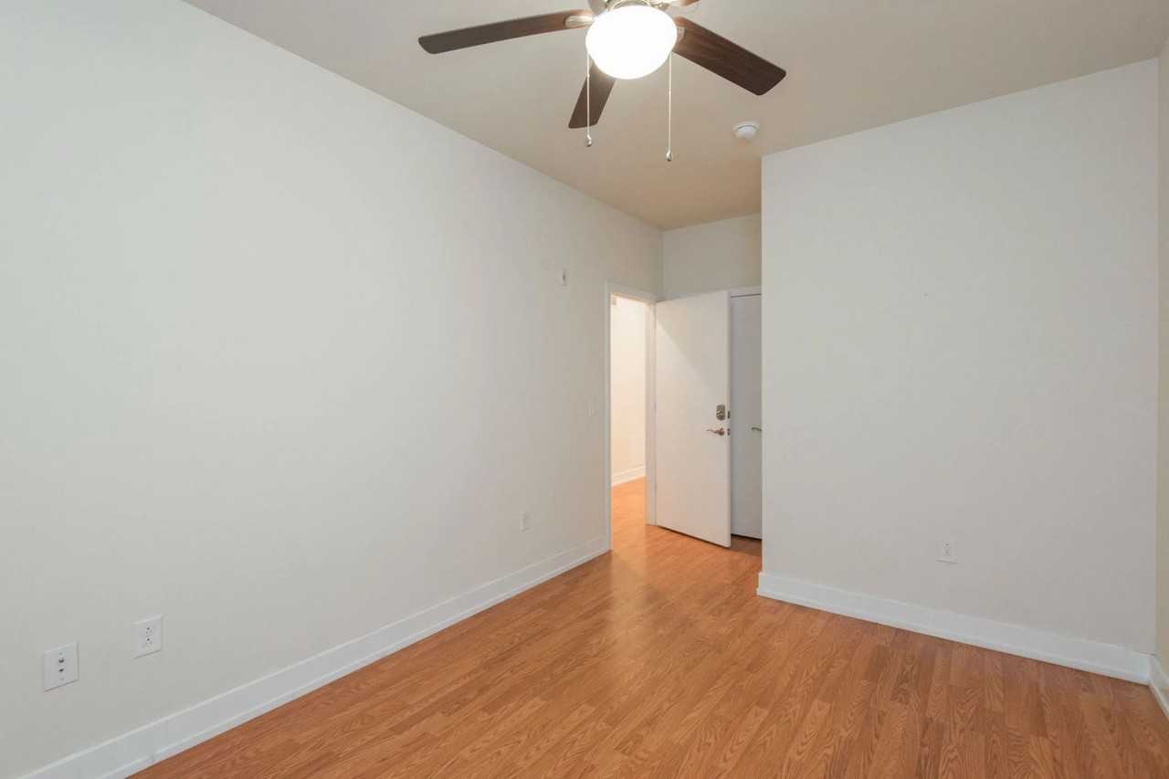 1405 N Sydenham St - Photo 5 of 15