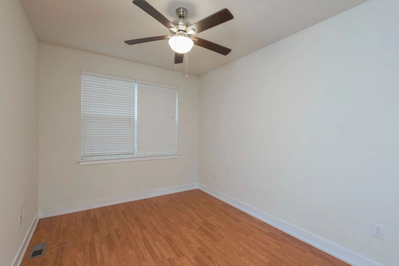 1405 N Sydenham St - Photo 6 of 15