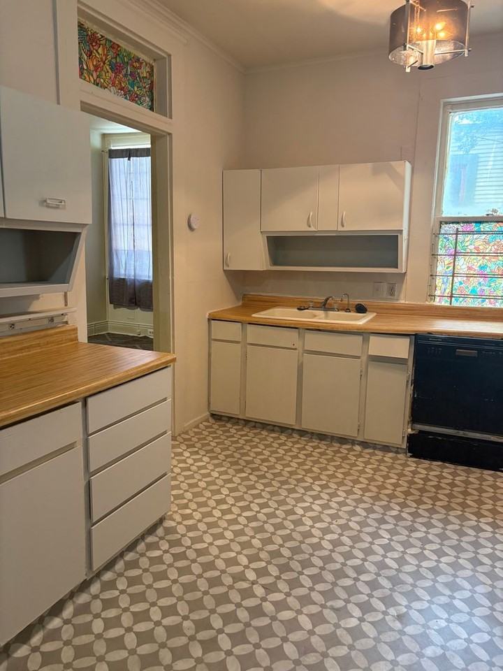 533 Merrick St - Photo 4 of 6