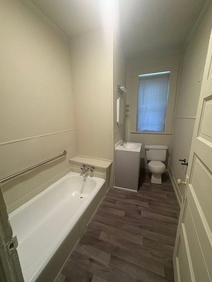 533 Merrick St - Photo 6 of 6